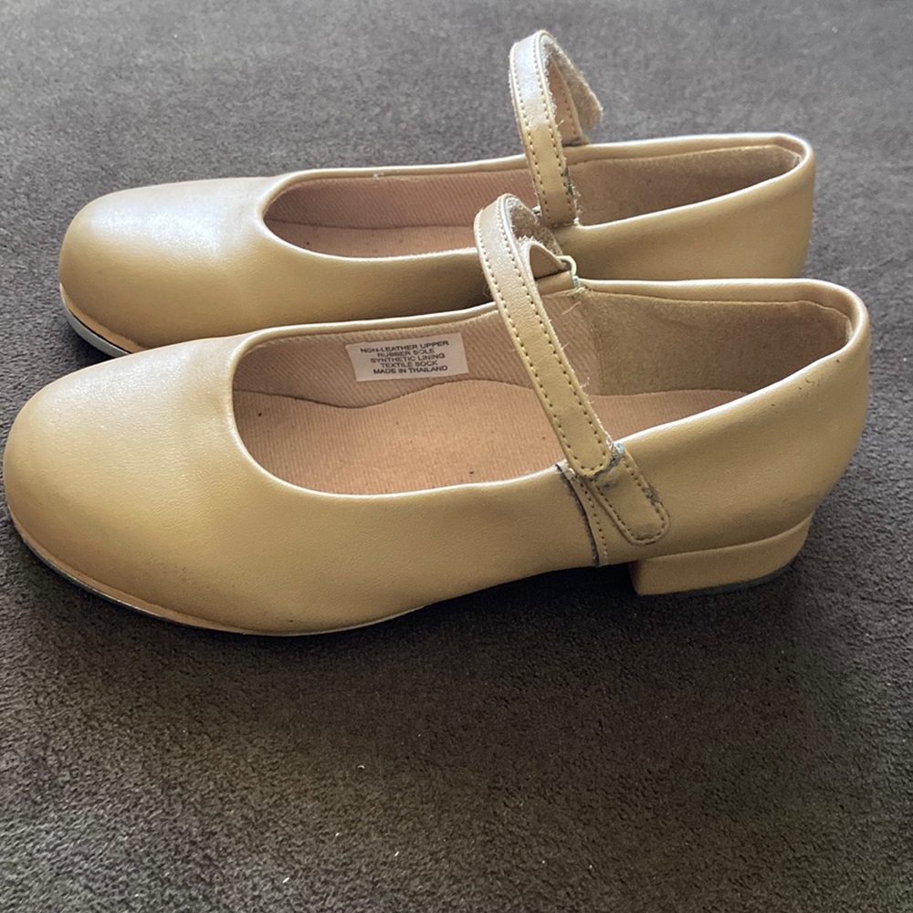 Girls tap shoes